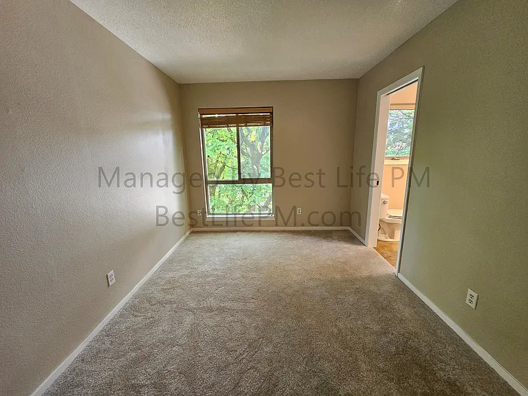 1535 SW Clay St #301 — Photo 36