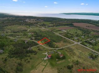 290 Harbor View Ln, Petoskey, MI 49770