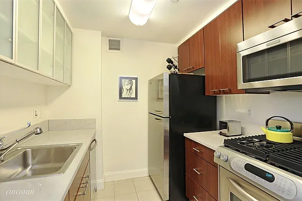 Sold by Corcoran | media 19