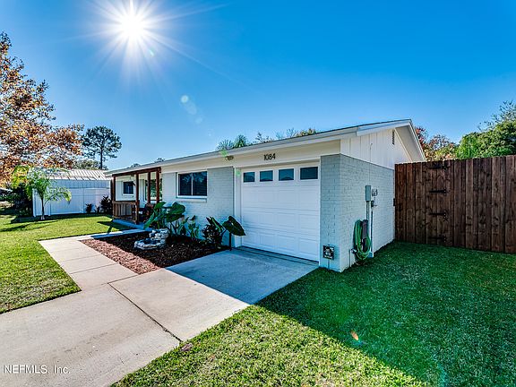 3rd image of 1084 Sawyerwood Dr