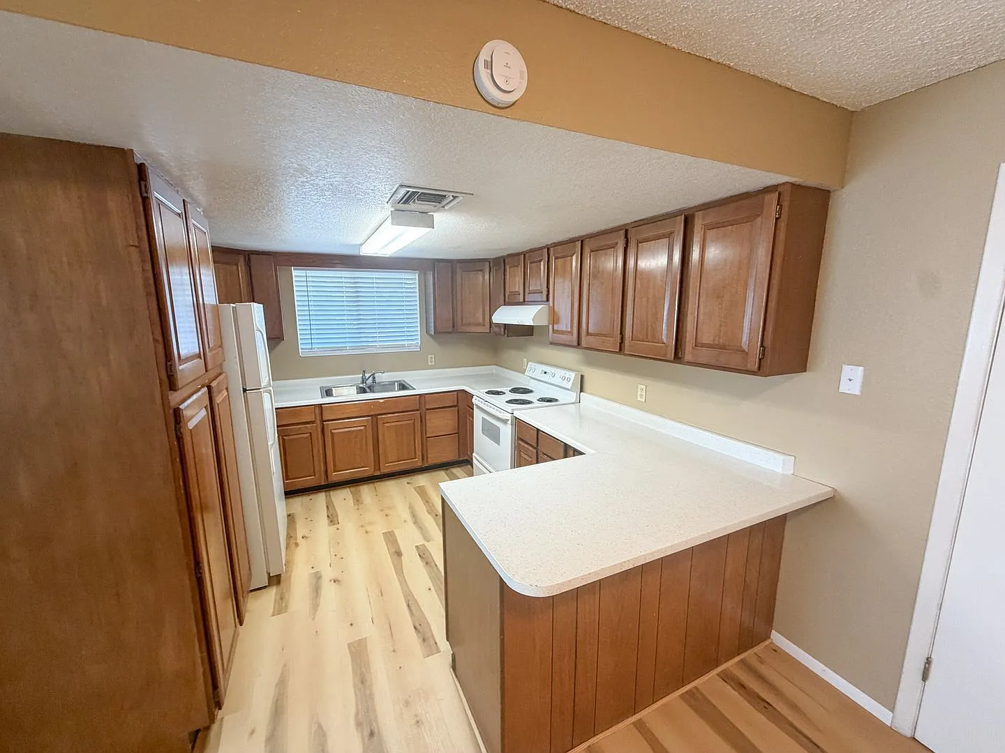 Apartment Complex Tri-Plex -Cottonwood — Photo 3