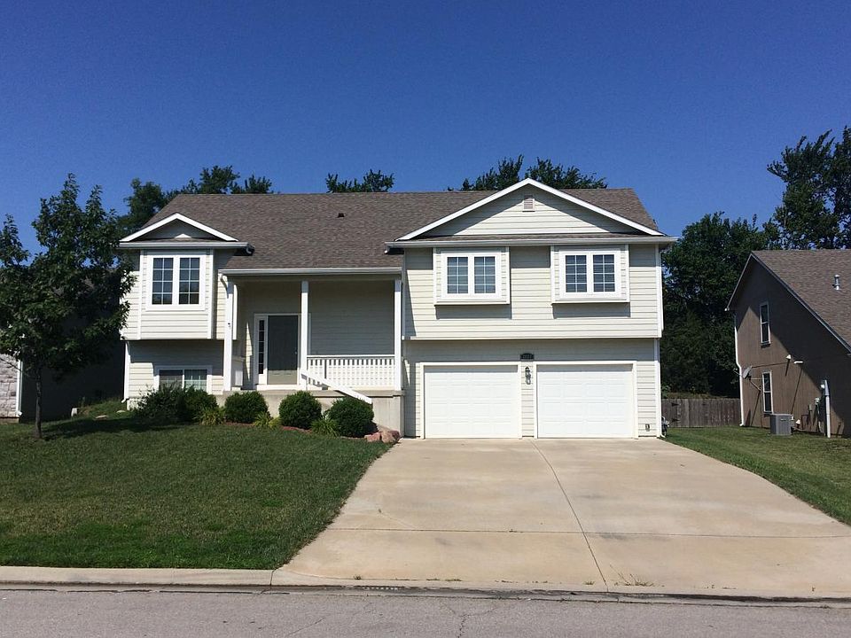 2827 Harper Exterior