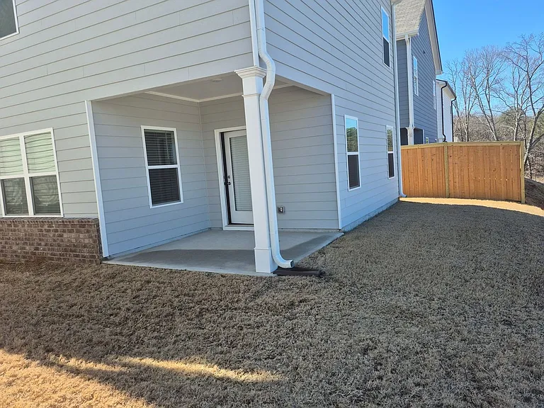 618 Blaven St — Photo 14