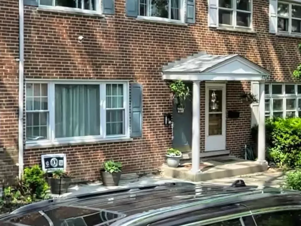 1706 W Thome Ave