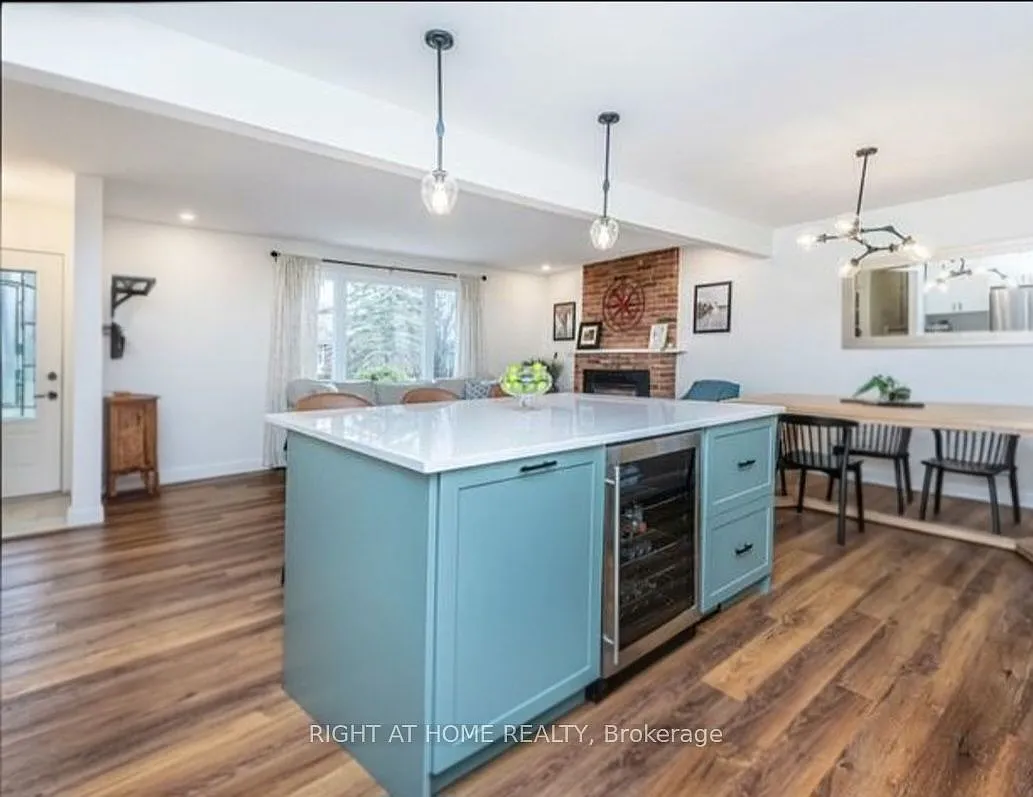 3 bed, $2,300 — Photo 3