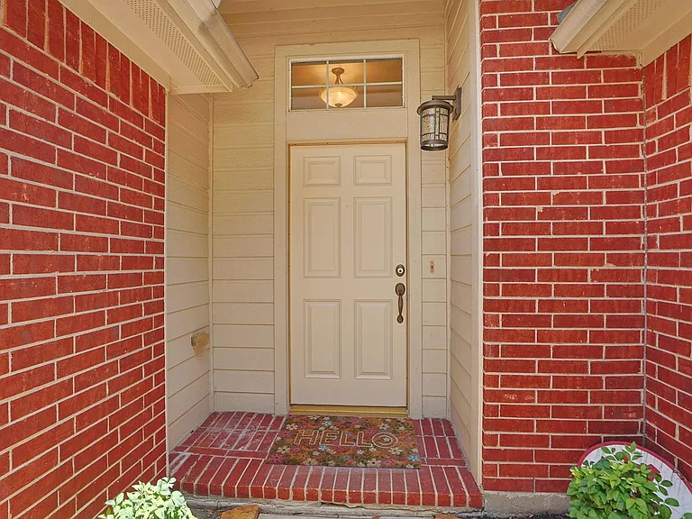 11110 Fall Point Dr — Photo 2