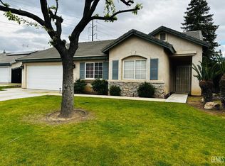 8105 Mossrock Dr, Bakersfield, CA 93312