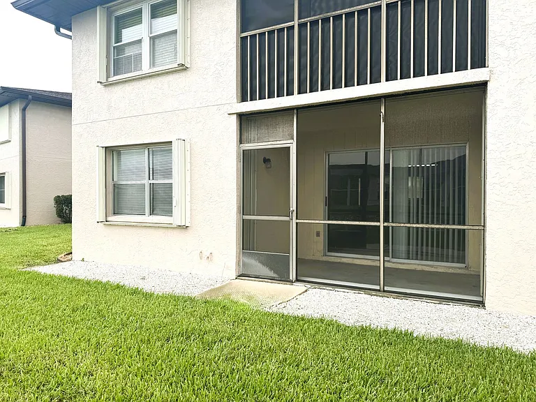 25100 Sandhill Blvd #M — Photo 18