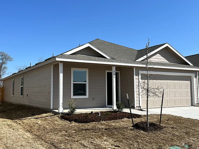 921 Mossycup St — Photo 19