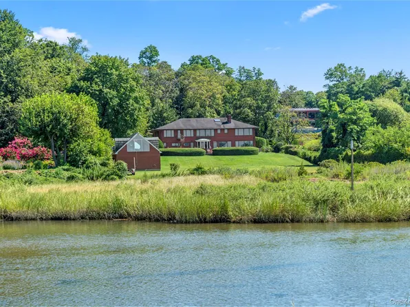 22 Messenger Lane, Sands Point, NY 11050