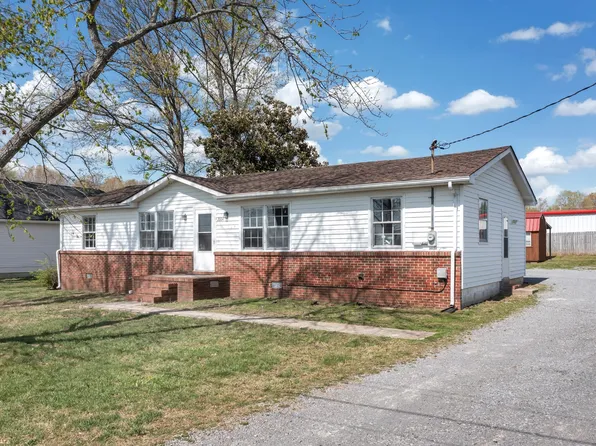 2004 Washington Ct, Tullahoma, TN 37388