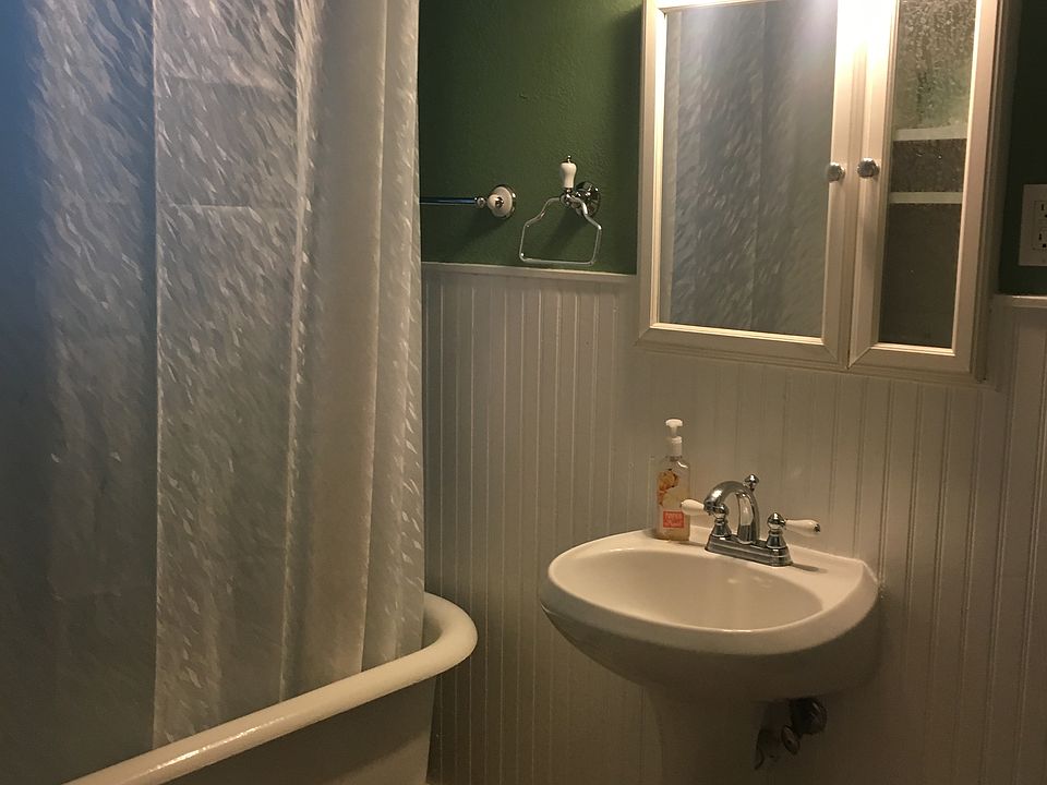 1st image of 3319 W 4th St