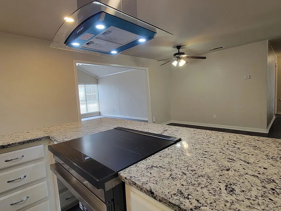 3085 Windmill Ln