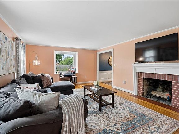 5th image of 23 Woodwells Garrison Road