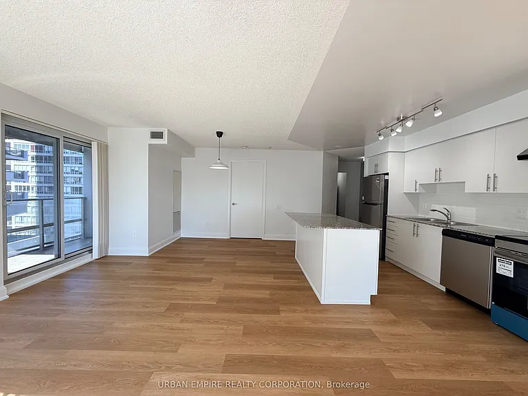 2191 Yonge St #1208 — Photo 1