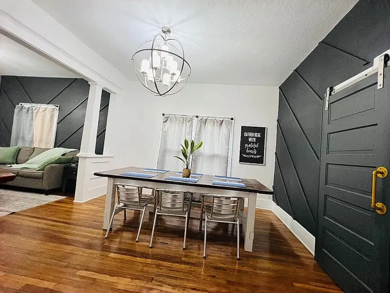 233 S Vine St — Photo 5