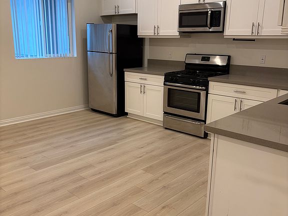5th image of 14143 Burbank Blvd APT 203