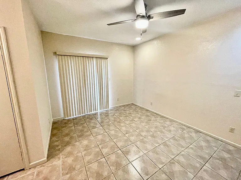 421 W San Antonio St #J1 — Photo 12