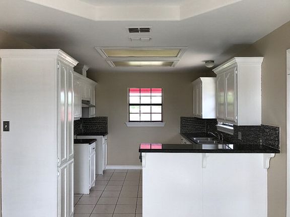 4th image of 3405 Farmosa Ave