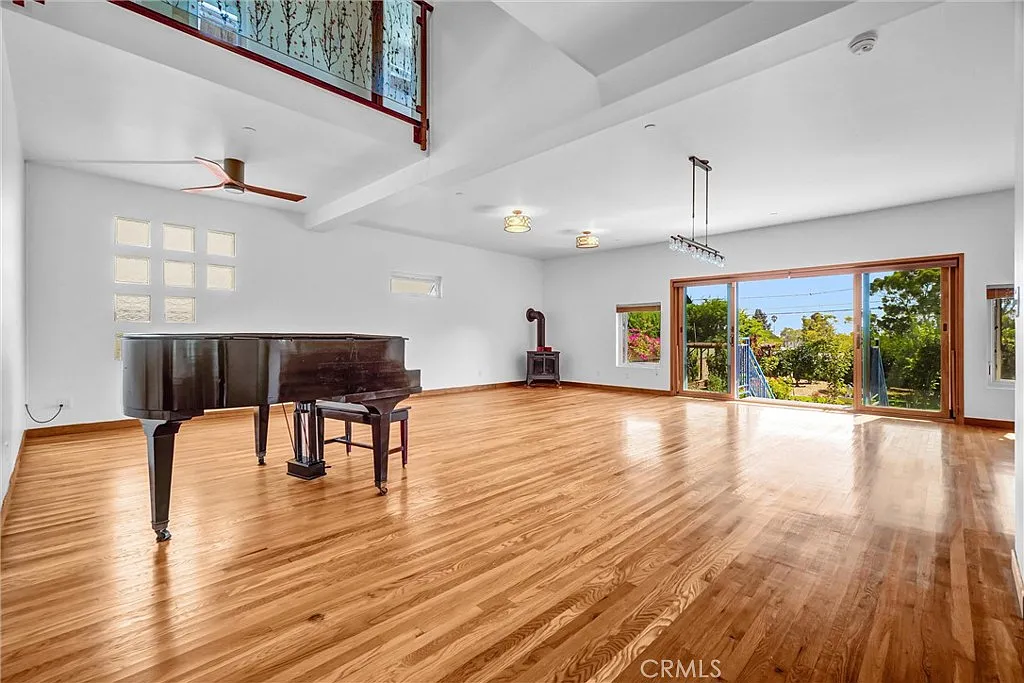 3 bed, 2107 sqft, $7,900 — Photo 3