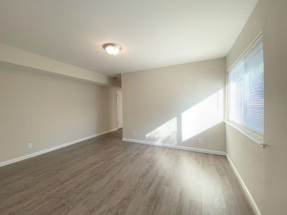 3rd image of 1223 Clinton St