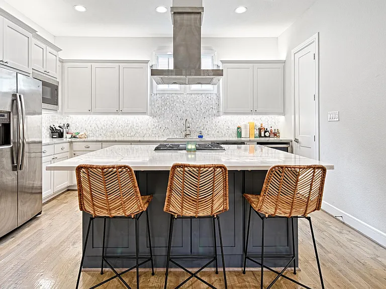 5089 Gaston Ave — Photo 8