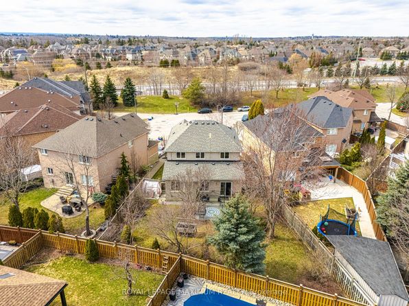 104 Lookout Point Ct, Vaughan, ON L4H 1T9