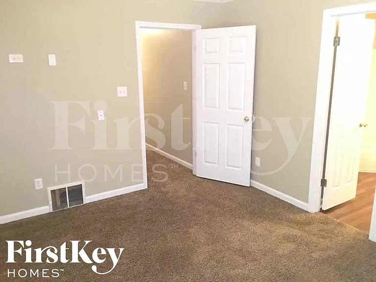 865 Abbey Grove Ln — Photo 11