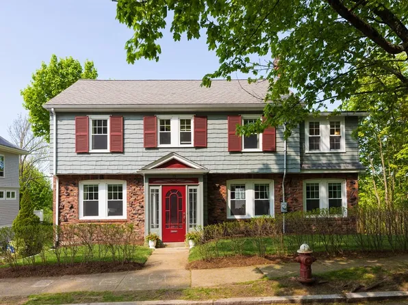 15 Elmore St, Arlington, MA 02476
