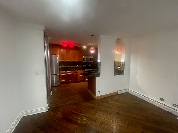 4th image of 7306 N Winchester Ave APT 205