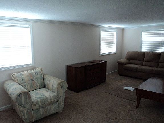 5th image of 107 Coral Crest Dr