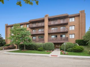 1795 Lake Cook Rd APT 105, Highland Park, IL 60035