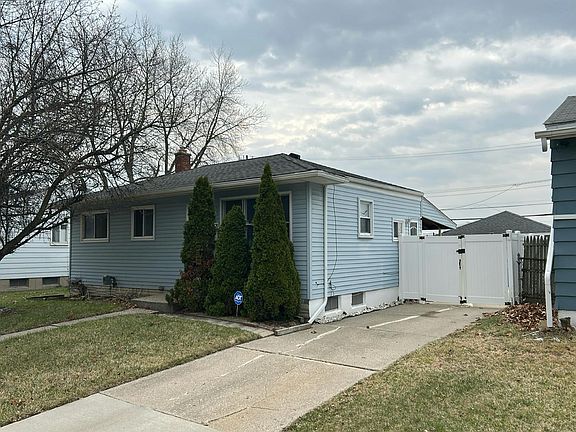 2nd image of 13820 Sherman Ave