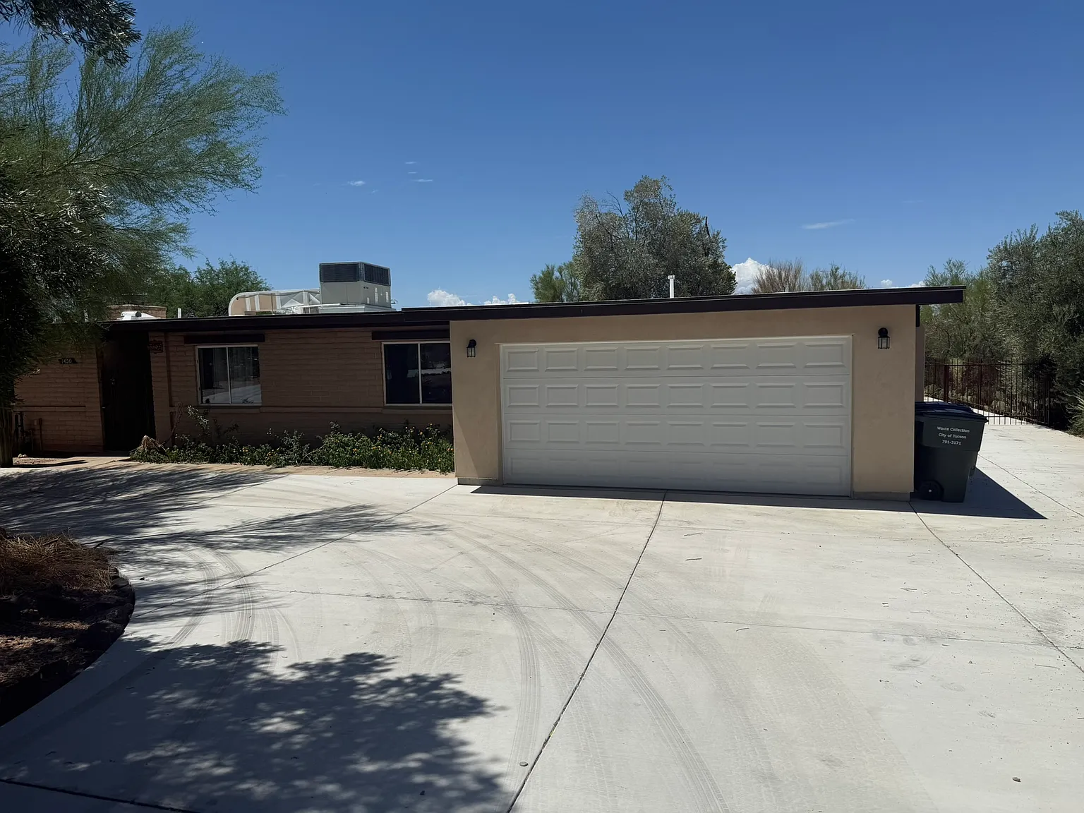 Private!! Over Half An Acre, No Hoa!! — Photo 2