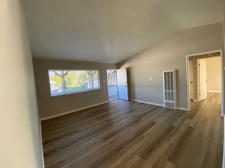 2251 Buena Vista Ave — Photo 9
