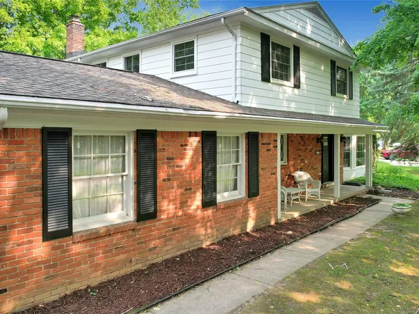 4301 Macqueen Dr, West Bloomfield, MI 48323