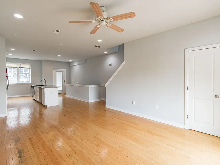 4124 Tower St — Photo 7