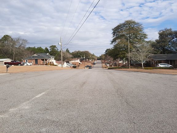5th image of 5201 Woodridge Dr