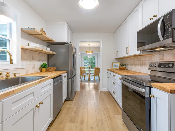 201 Driver Ave, Summerville, SC 29483
