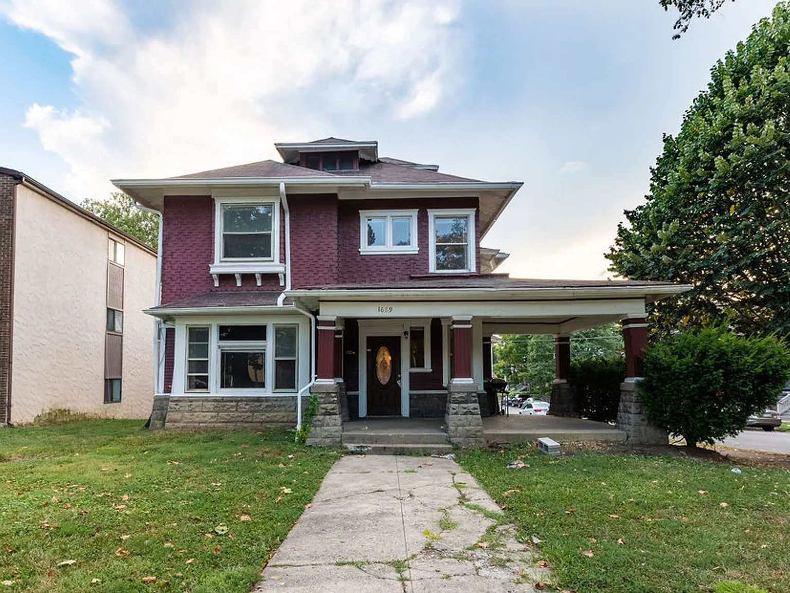 Summit St 1689 MLR — Photo 1