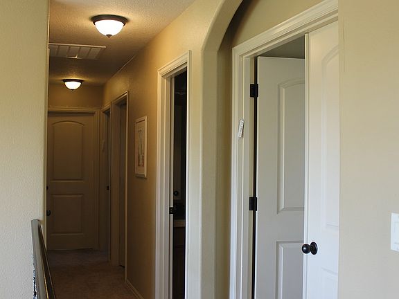 5th image of 4809 NE 50th Ct