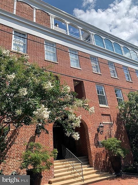 1st image of 200 S Fairfax St APT 8