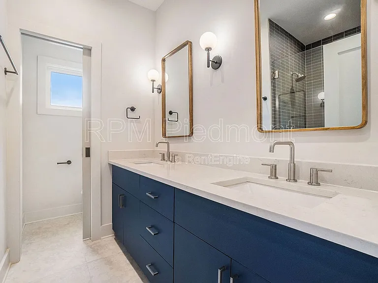 1081 Hill St SE #B — Photo 23