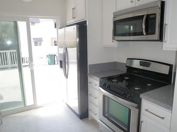 4th image of 1628 Loma Dr APT A