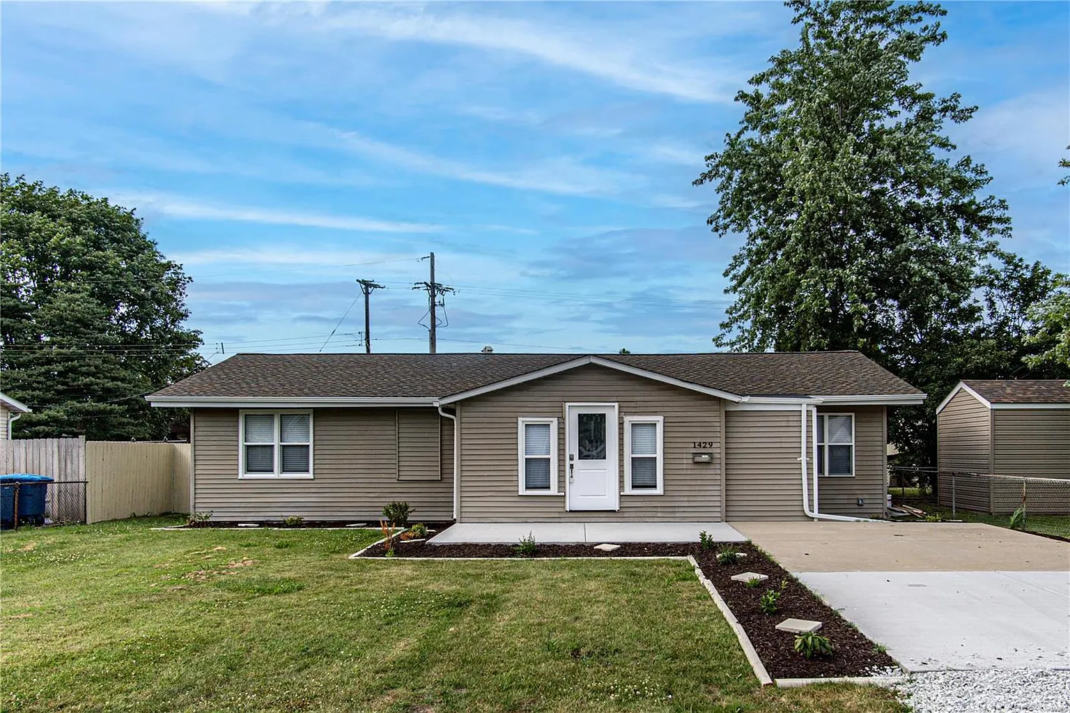 1429 Norwood Dr photo 1