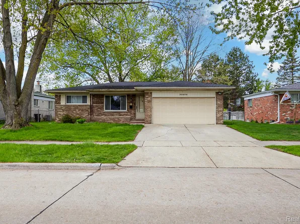 30809 Elmhurst Dr, Madison Heights, MI 48071