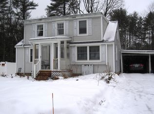 19 Auburn St, Springvale, ME 04083