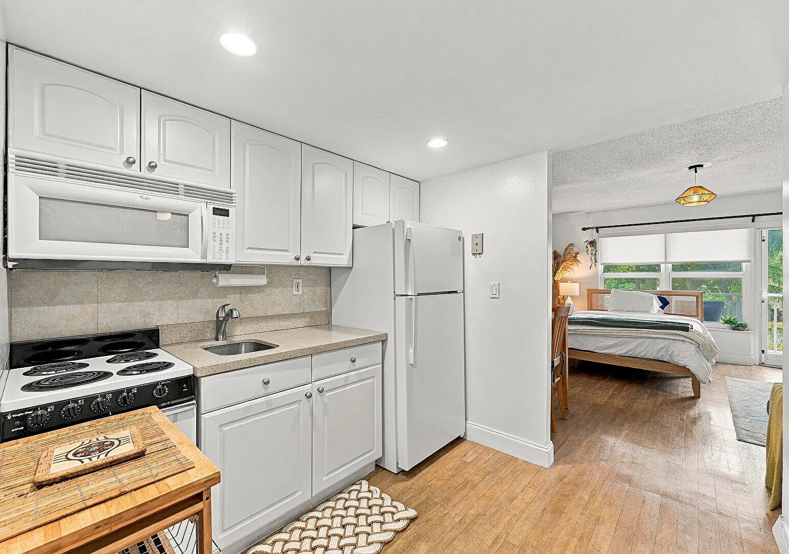 Studio, 1.0 bath, 400 sqft, $1,700 — Photo 2