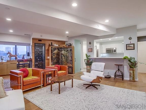 5th image of 100 Harbor Dr Unit 605
