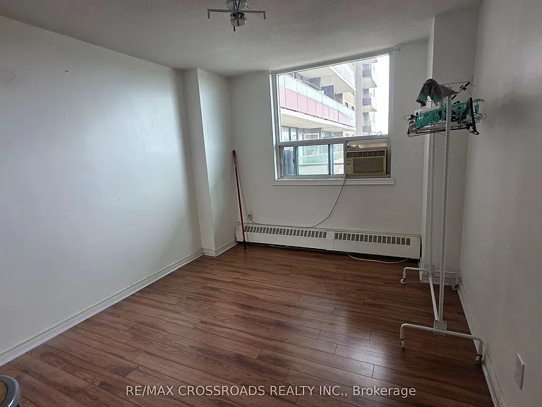 180 Markham Rd #921 — Photo 32